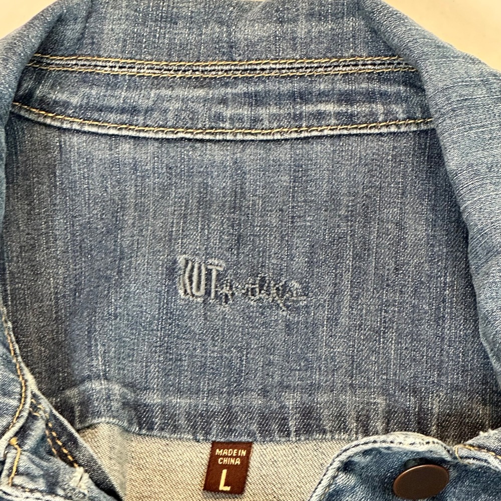Kut from the Kloth Classic Blue Denim Trucker Jacket - Picture 7 of 7
